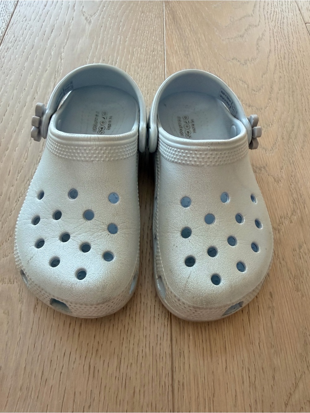 Kids Metallic Blue Crocs